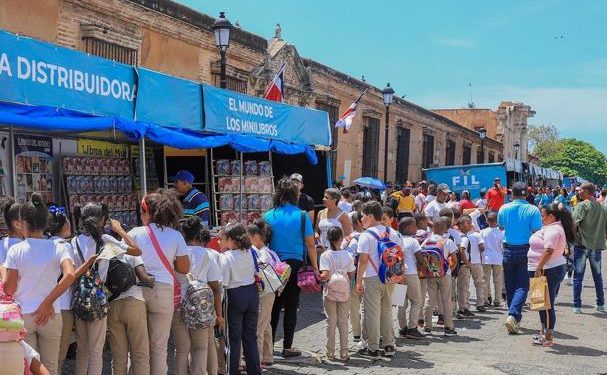 Desorden impera en la Feria Del Libro 2022