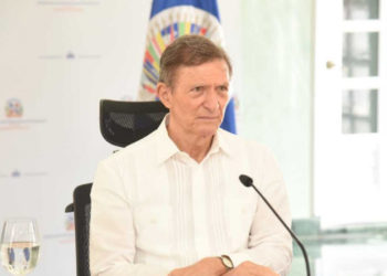 Los servicios consulares pasan al sector privado