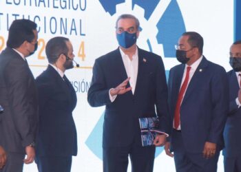 Abinader crea Comisión para el Cumplimiento de Declaraciones Juradas de los Servidores Públicos