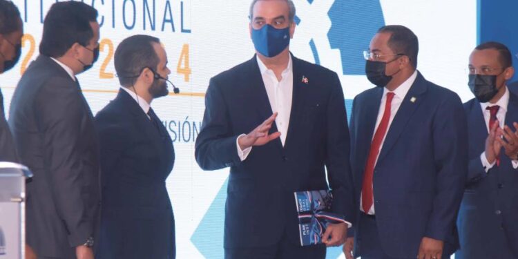 Abinader crea Comisión para el Cumplimiento de Declaraciones Juradas de los Servidores Públicos