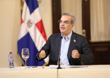 Abinader responde a las acusaciones de que su gobierno no ha podido resolver los problemas del país