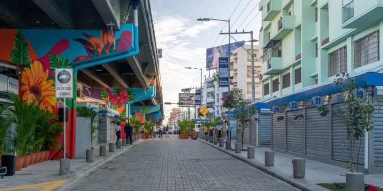 Buhonero de la Avenida París Agradece a la Alcaldía y a la Alcaldesa Carolina Mejía por la Transformación Histórica