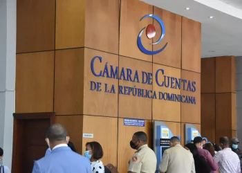 Abinader rechaza la nueva ley sobre la Cámara de Cuentas y solicita que se implementen sanciones más contundentes.