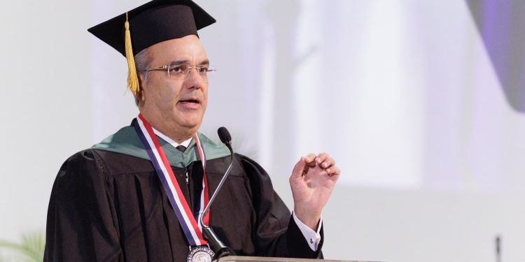 Presidente Abinader Promete Convocar Gran Acuerdo de Unidad Nacional en un Segundo Mandato para Impulsar Reformas Cruciales