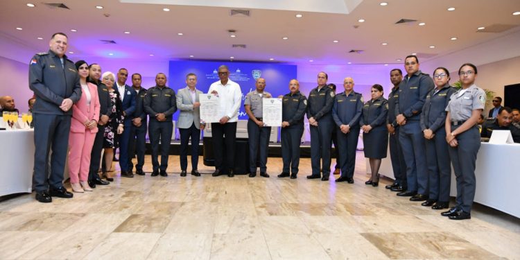 Transformación Policial: Compromiso por la Ética y la Eficacia