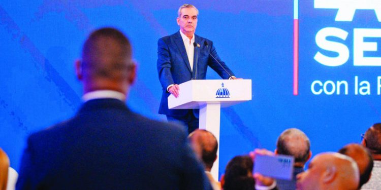 Abinader Presentará Propuestas de Modificación Constitucional