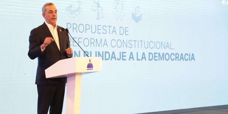 La Reforma Constitucional del Presidente Abinader Busca Ser la Última