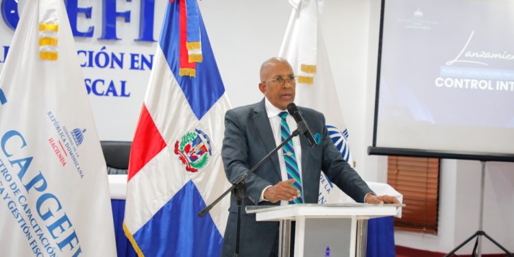 Contraloría General impulsa cambios innovadores en la formación de su personal